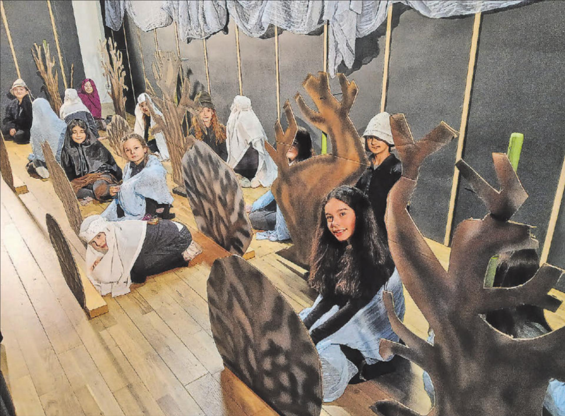 Die teilnehmenden Kinder stellten mit viel Enthusiasmus das «gfürchige» Moor dar. (Bild: zVg.) - Das Bild wird blockiert. – Möglicherweise durch einen aktiven Adblocker.