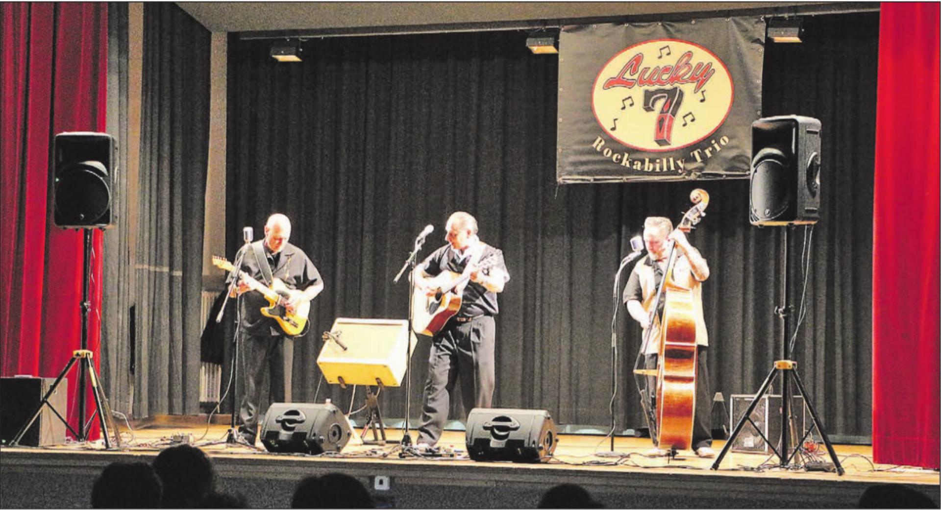 Die Band Lucky 7 hielt in ihrem Programm sowohl Klassiker wie «Mistery Train» von Elvis Presley als auch eigens geschriebene Songs wie «Antonella» bereit. - Das Bild wird blockiert. – Möglicherweise durch einen aktiven Adblocker.