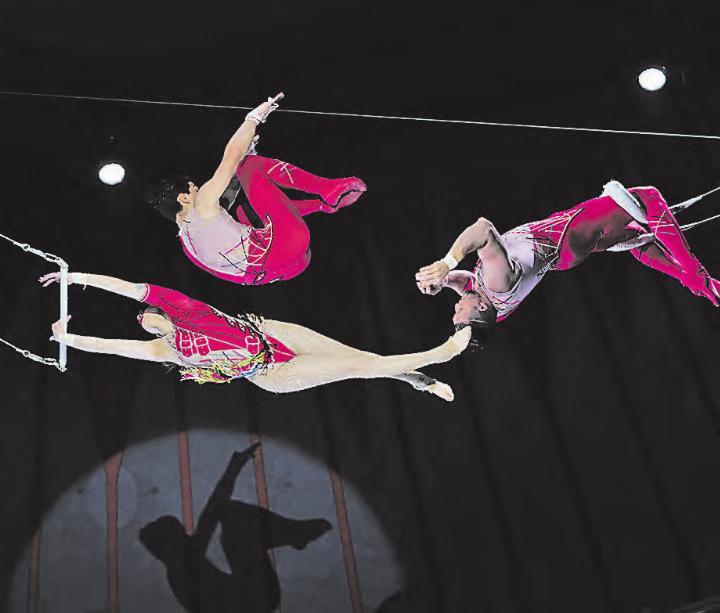 Begeistern mit ihren Kunststücken: Die Artistinnen und Artisten des Circus Mundial. (Bild: zVg.)