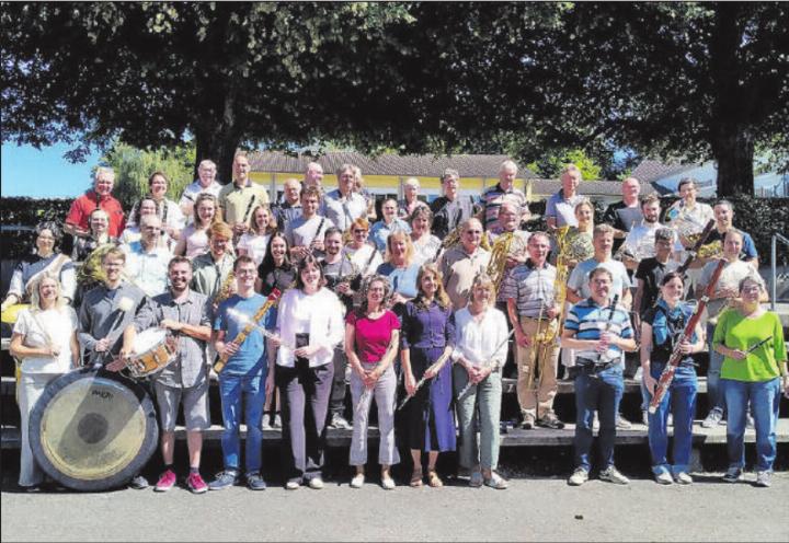 Musizierten im vergangenen Jahr gemeinsam: Die Musikantinnen und Musikanten im Projekt-Harmonieblasorchester musiXmaX. (Bild: zVg.)