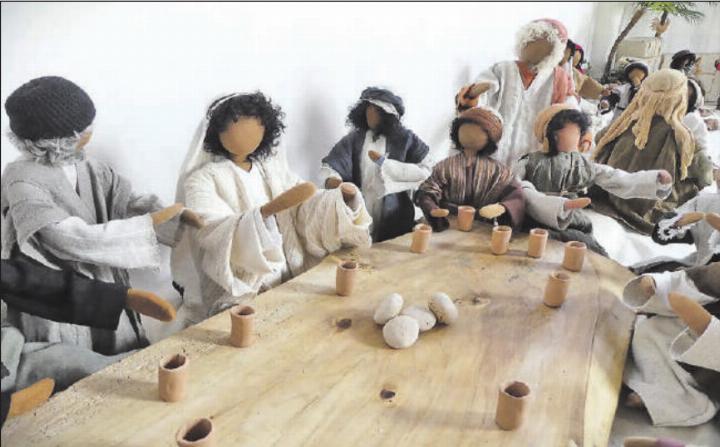 Das letzte Abendmahl wird mit den liebevoll gestalteten Figuren bildlich dargestellt. (Bild: zVg.)