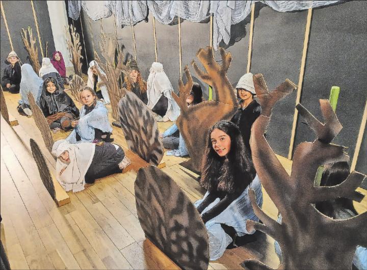 Die teilnehmenden Kinder stellten mit viel Enthusiasmus das «gfürchige» Moor dar. (Bild: zVg.)