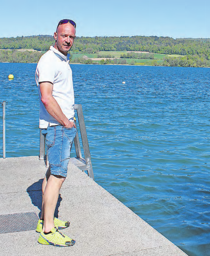 Nicht mehr lange warten: Markus Dick freut sich auf seine Aufgaben als Leiter des Strandbades direkt am Hallwilersee. (Bild: Graziella Jämsä)