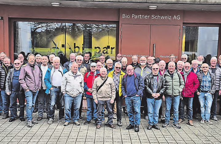 In die Geheimnisse der Natur wurde der Männerstamm Seon bei der Biopartner AG eingeweiht. (Bild: zVg.)