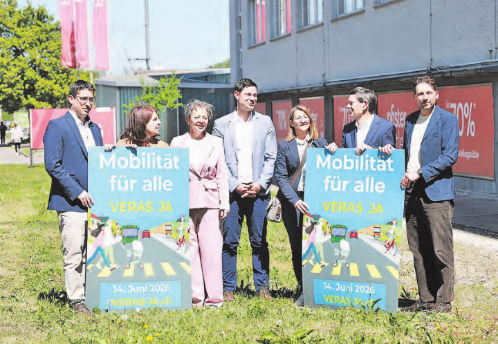 Das Komitee mit Stefan Huwyler, Carmen Suter-Frey, Lucia Lanz, Benjamin Giezendanner, Marianne Kamm, Hans-Peter-Zehnder und Claudio Erdin (v.l.n.r.).