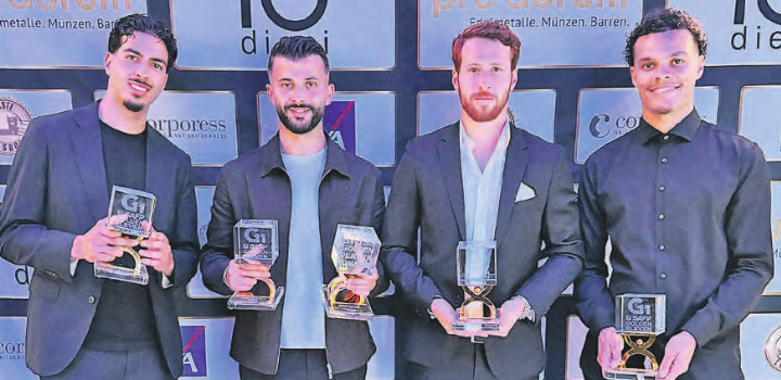 Ein erster Erfolg ist geschafft: Nassim Zoukit, Valon Fazliu, Serge Müller und Elias Filet bei der Prämierung für ihre Saisonbestleistungen. (Bild: zVg.)