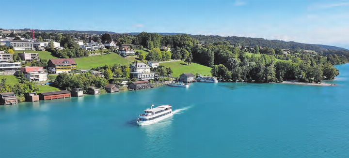 Auf dem Hallwilersee unterwegs: Das Literaturschiff ist seit vielen Jahr ein beliebter Anlass für Lesehungrige und solche, die es werden könnten. (Bild: zVg.)
