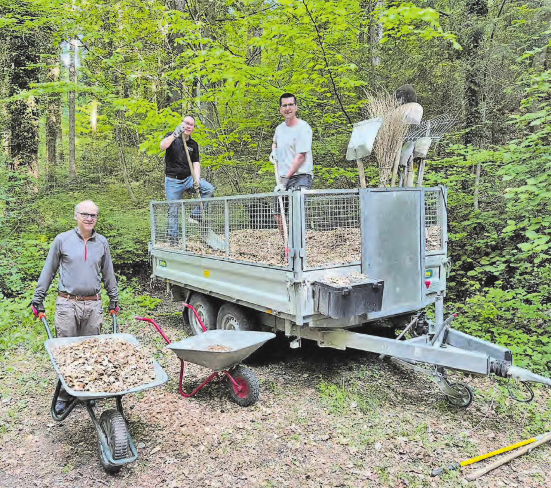 Ob Holzschnitzel verteilen oder Wichtelhaus bauen – der Kiwanis Club Homberg agierte mit voller Kraft. (Bild: zVg.) - Das Bild wird blockiert. – Möglicherweise durch einen aktiven Adblocker.