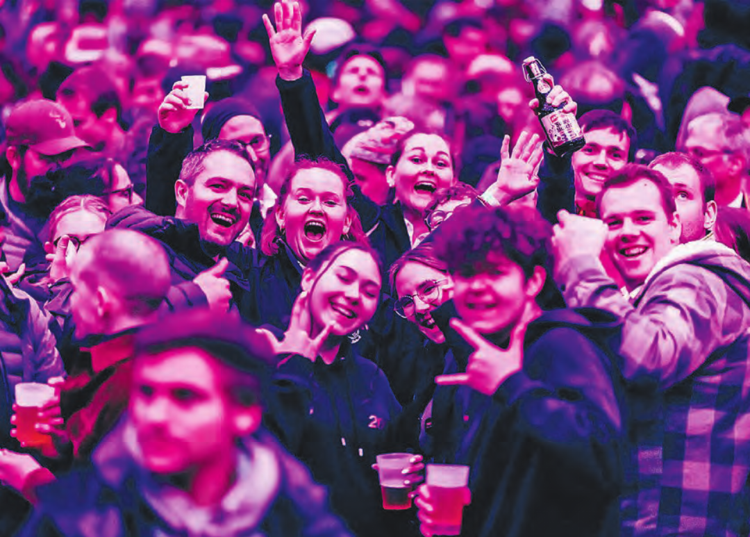 Partystimmung: Nach einem Tag voller Musik konnte am Abend jeweils ausgiebig gefeiert werden. Partystimmung: Nach einem Tag voller Musik konnte am Abend jeweils ausgiebig gefeiert werden.