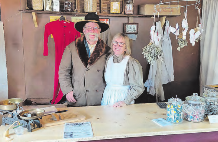 Vereinspräsident Paddy Zeltner mit Gemahlin Yvonne: Das Paar aus Muhen managte den General Store. Vereinspräsident Paddy Zeltner mit Gemahlin Yvonne: Das Paar aus Muhen managte den General Store.