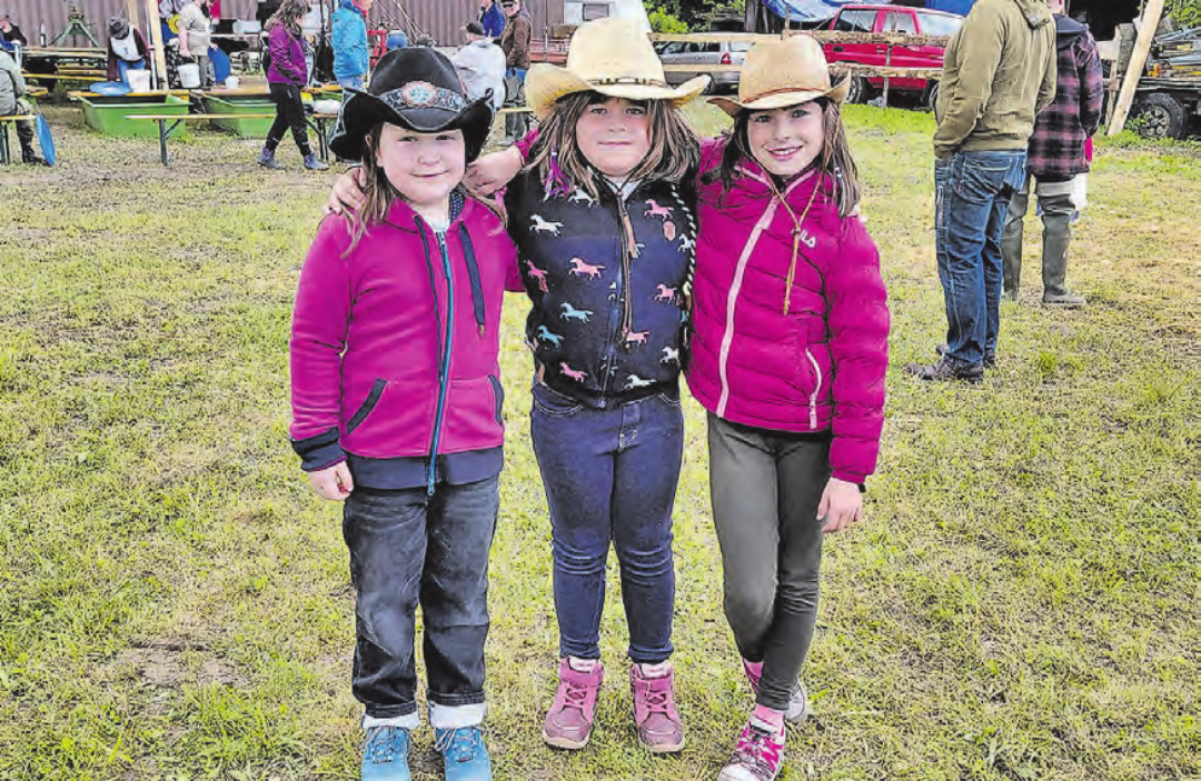 Junge Cowgirls – das Old West in Unterkulm zog Western-Fans jeden Alters an. Junge Cowgirls – das Old West in Unterkulm zog Western-Fans jeden Alters an.