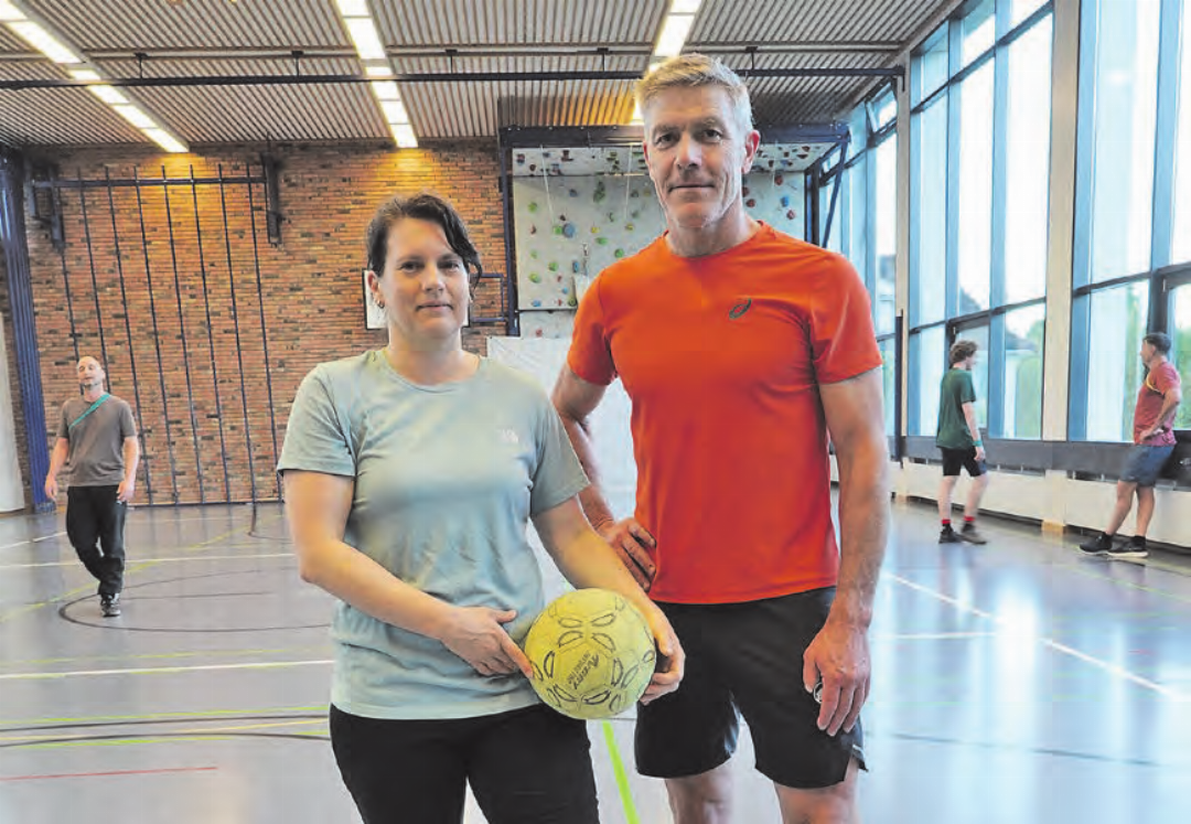 Susanne Elsasser aus Menziken und Stefan Hüsler aus Reinach im Menziker Mixed Sport Team. Susanne Elsasser aus Menziken und Stefan Hüsler aus Reinach im Menziker Mixed Sport Team.