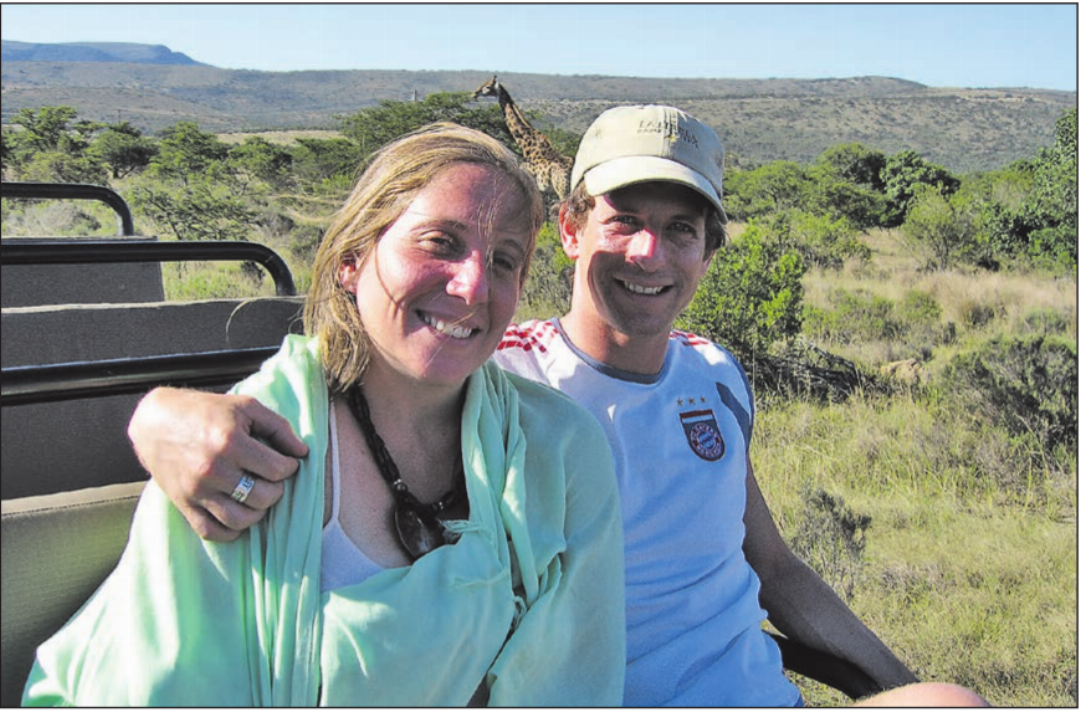 Gabriela Keller mit ihrem zukünftigen Mann Simon auf Safari. Gabriela Keller mit ihrem zukünftigen Mann Simon auf Safari.