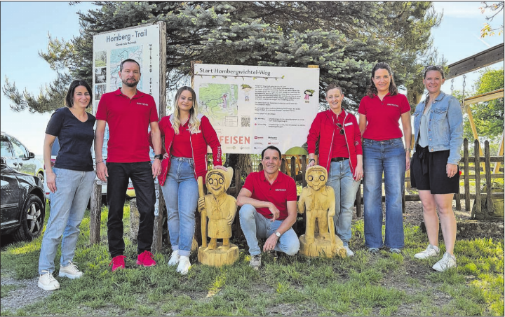 Strahlen um die Wette: Die Initiantinnen und die Vertretung des Hauptsponsors Raiffeisenbank Beromünster. (Bilder: zVg.)