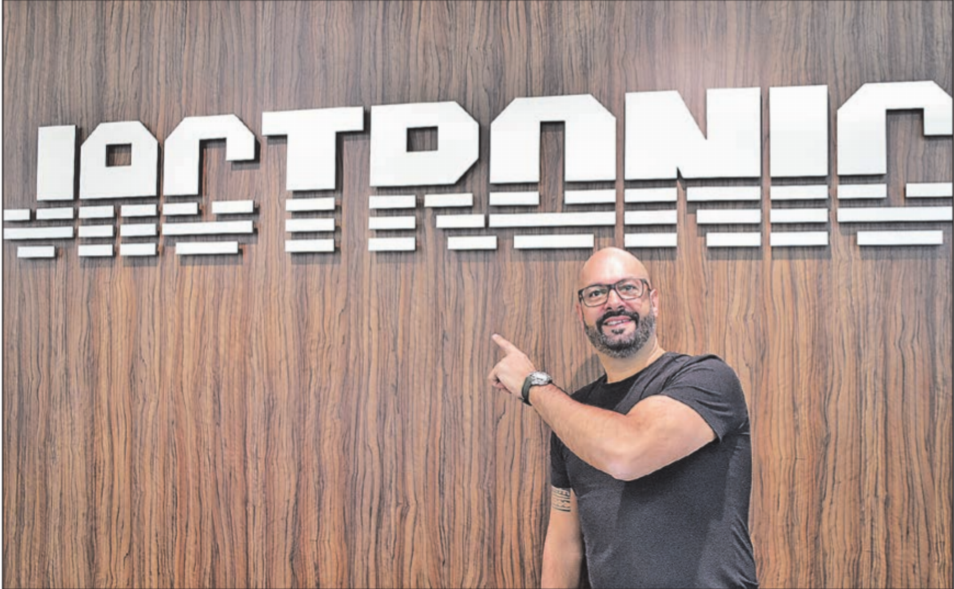 Der Inhaber der Jactronic AG, Gianni De Rose, freut sich, mit seinen Kunden das 35-jährige Bestehen seines Unternehmens zu feiern. (Bild: zVg.) - Das Bild wird blockiert. – Möglicherweise durch einen aktiven Adblocker.