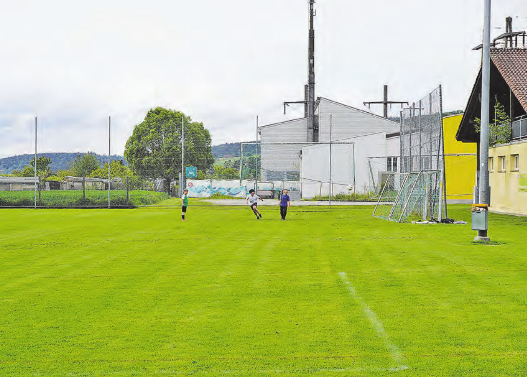Kann saniert werden: Der Souverän sprach den Verpflichtungskredit von 3’300’000 Franken für die Sportanlage Moos. (Bilder: Melanie Köchli) Kann saniert werden: Der Souverän sprach den Verpflichtungskredit von 3’300’000 Franken für die Sportanlage Moos. (Bilder: Melanie Köchli)