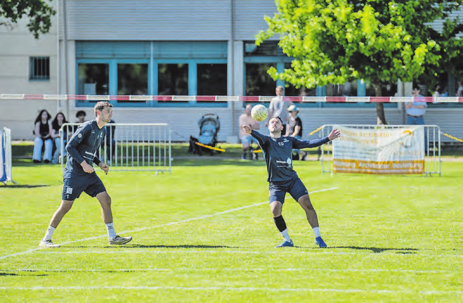 Ein verpatzter Spieltag für die Oberentfelder Faustballer – sie verlieren gleich doppelt. (Bild: Alexander Stürchler/Swiss Faustball) - Das Bild wird blockiert. – Möglicherweise durch einen aktiven Adblocker.