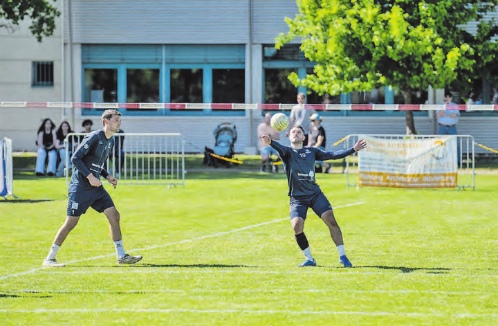 Ein verpatzter Spieltag für die Oberentfelder Faustballer – sie verlieren gleich doppelt. (Bild: Alexander Stürchler/Swiss Faustball)