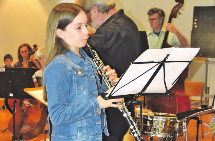 Zum ersten Mal: In der Geschichte des Kammerorchesters gab es noch nie eine Oboistin, bis Ronja Aeschbach auftrat.
