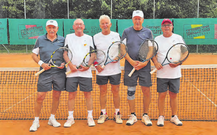TC Menziken Senioren Team 70  mit (v.l.) Andreas Estermann, Walter Deubelbeiss, Bruno Rütti (Captain), Jörg Pupikofer, Amadeo Lüscher. (Bild: zVg.)
