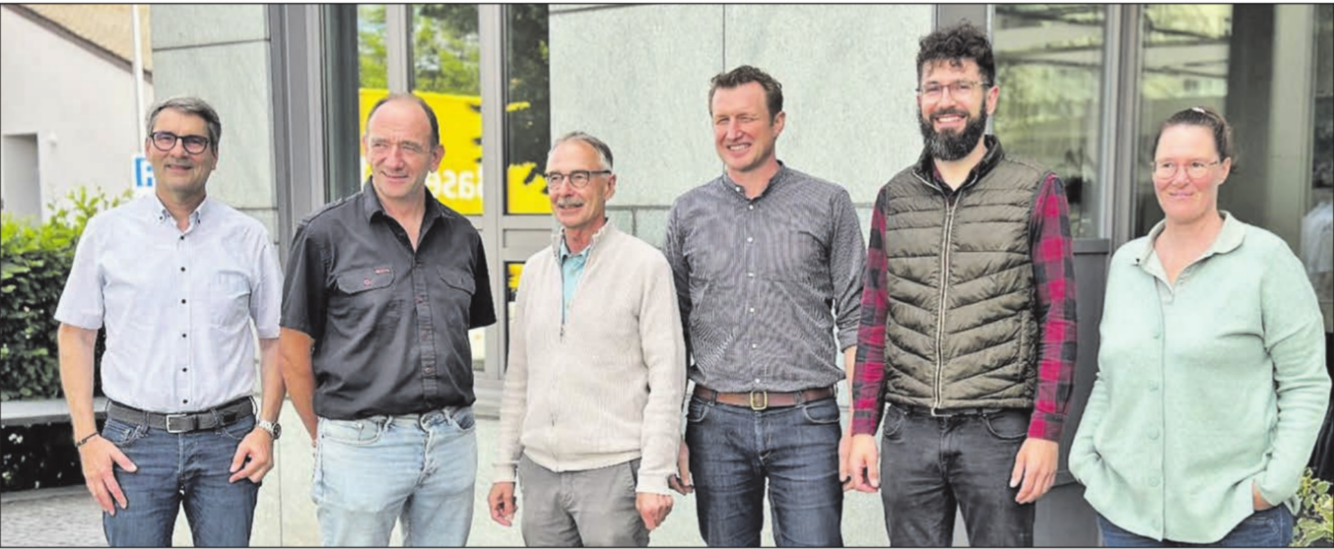 Energie- und Klimakommission (v.l.): René Morgenthaler (Bereichsleiter Liegenschaften), Manuel Eichenberger (Gemeinderat), Elmar Kuhn (Kommissionspräsident, Umweltnaturwissenschafter), Ueli Lässer (Bauingenieur), Marco Hächler (Energieexperte), Cordula Sonderegger (Sozialwissenschafterin). (Bild: zVg.) - Das Bild wird blockiert. – Möglicherweise durch einen aktiven Adblocker.