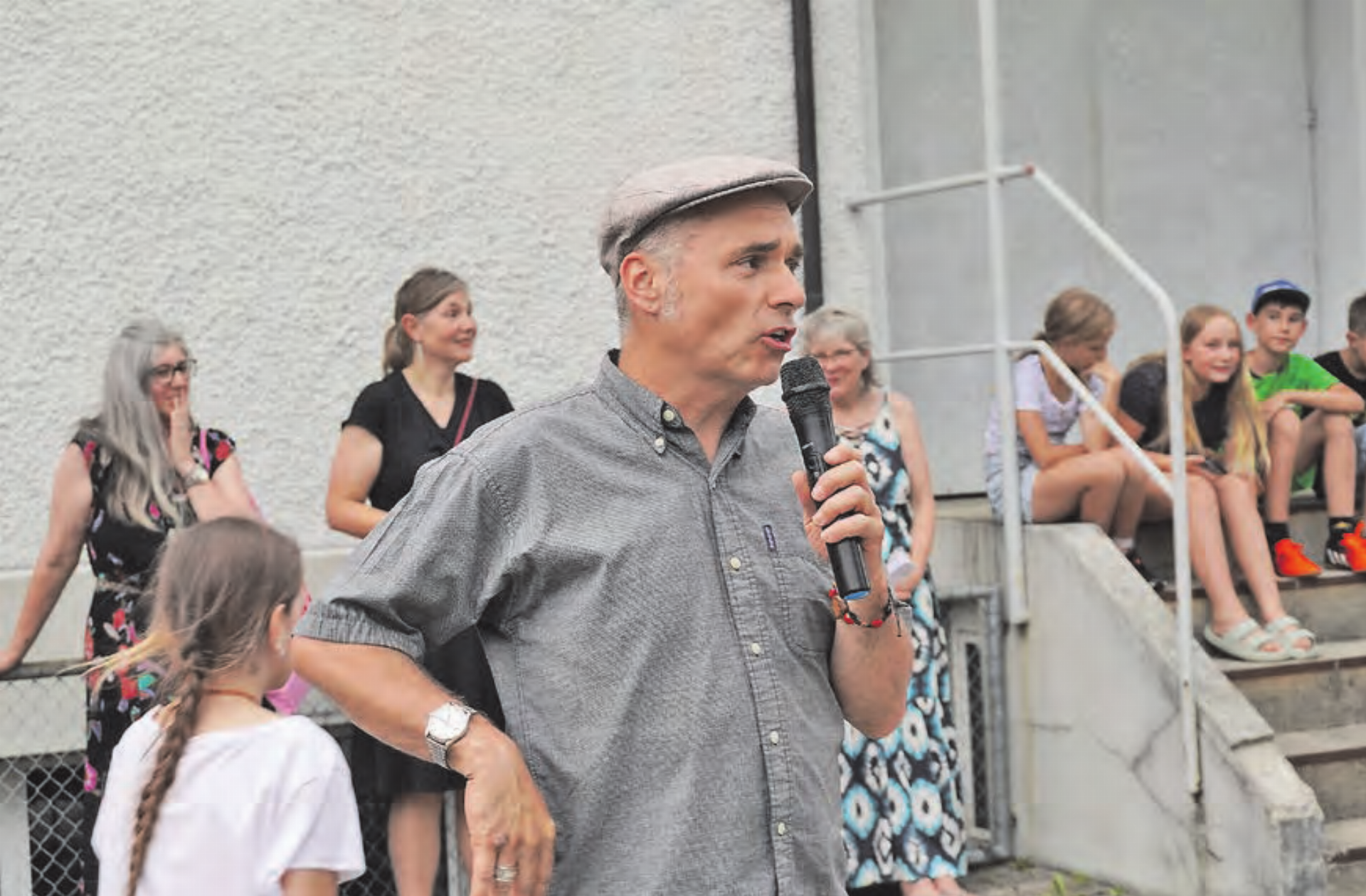 Zeigte, wie es geht: Der Künstler Pirmin Breu ist stolz auf die Kreationen, die entstanden sind. - Das Bild wird blockiert. – Möglicherweise durch einen aktiven Adblocker.