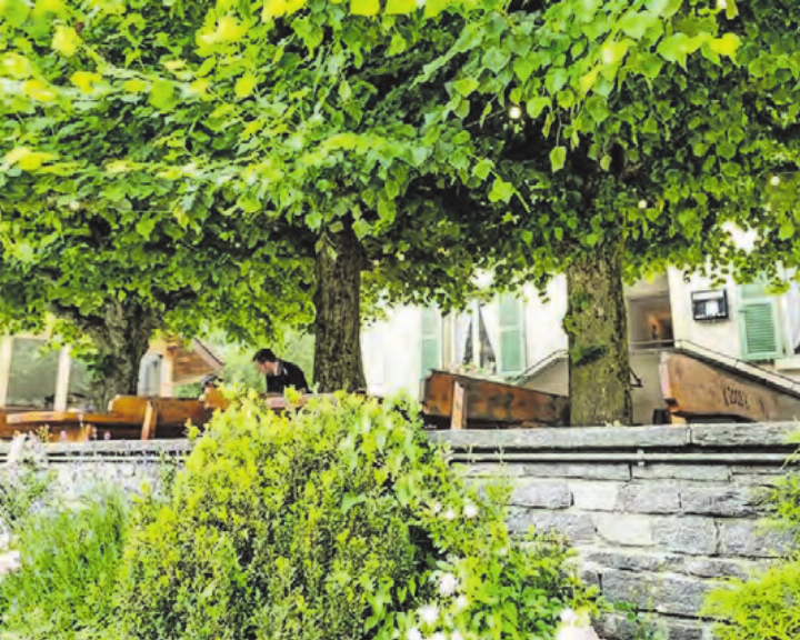 Purer Genuss auf der von Bäumen beschatteten Terrasse. (Bild: zVg.)