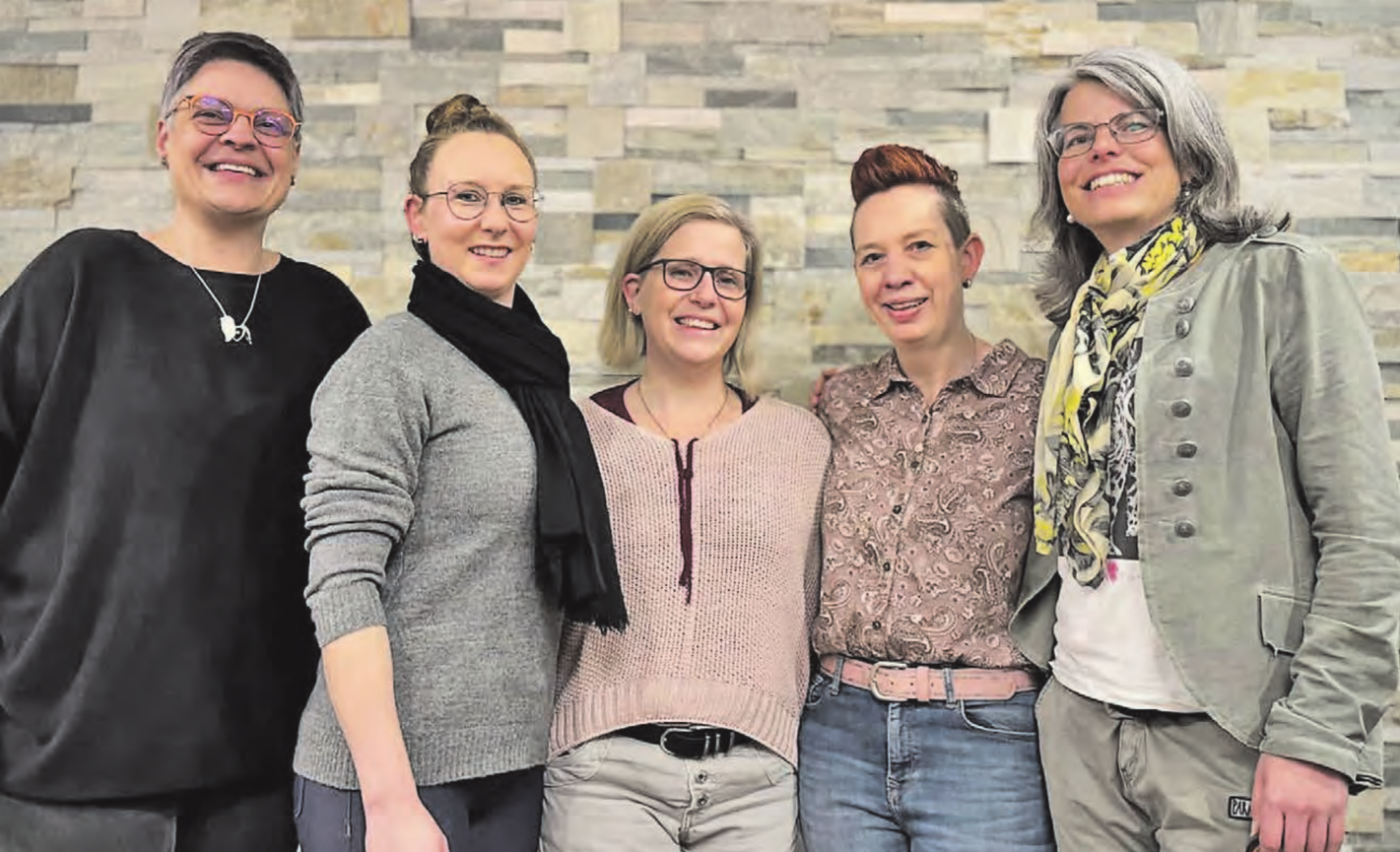 Suchen tatkräftige Nachfolger oder Nachfolgerinnen: Steffi Neumann, Ilona Erismann, Petra Leutwyler, Iris Haller und Jessica Ottiger (v.l.) sind das aktuelle OK des Ferien(s)passes Menziken/Burg. (Bild: zVg.) - Das Bild wird blockiert. – Möglicherweise durch einen aktiven Adblocker.