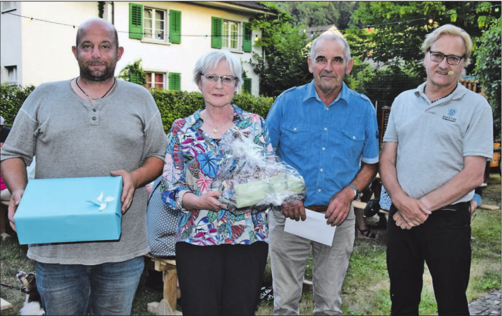 Die Geehrten (v.l.): Christian Tanner, Marianne Goldenberger und Gotthold Müller, gewürdigt von Gemeindeammann Martin Goldenberger. (Bild: Frieda Steffen) Die Geehrten (v.l.): Christian Tanner, Marianne Goldenberger und Gotthold Müller, gewürdigt von Gemeindeammann Martin Goldenberger. (Bild: Frieda Steffen)