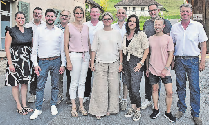 Blickt frohen Mutes, aber gespannt in die Zukunft: Der Vorstand der neun Gemeinden des Regionalverbands Suhrental. (Bild: Alfred Weigel)