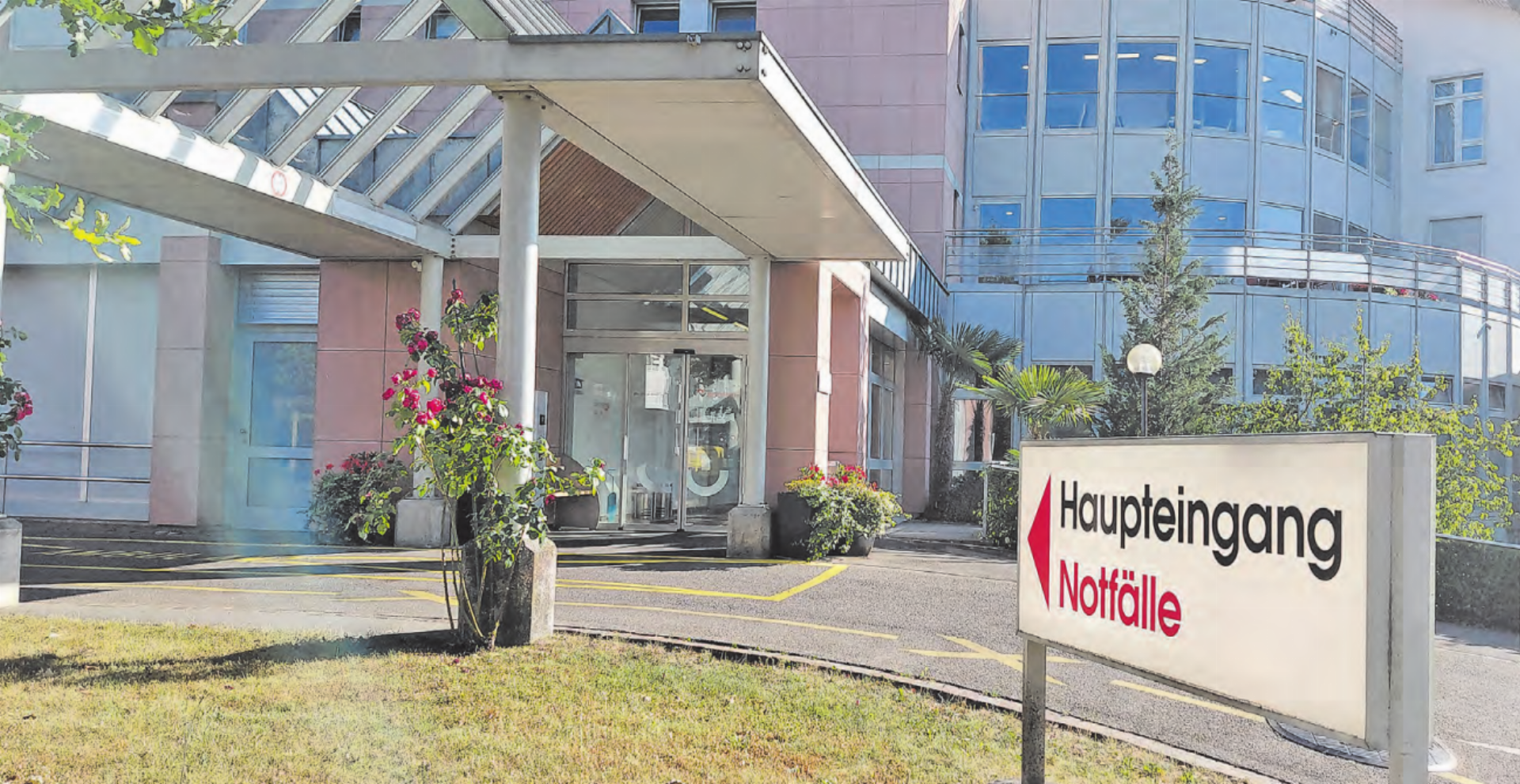 Das Asana Spital Menziken richtet sich neu aus. Jetzt machen sich die Menschen in der Region Sorgen um die zukünftige Gesundheitsversorgung. (Bild: Roland Marti) - Das Bild wird blockiert. – Möglicherweise durch einen aktiven Adblocker.