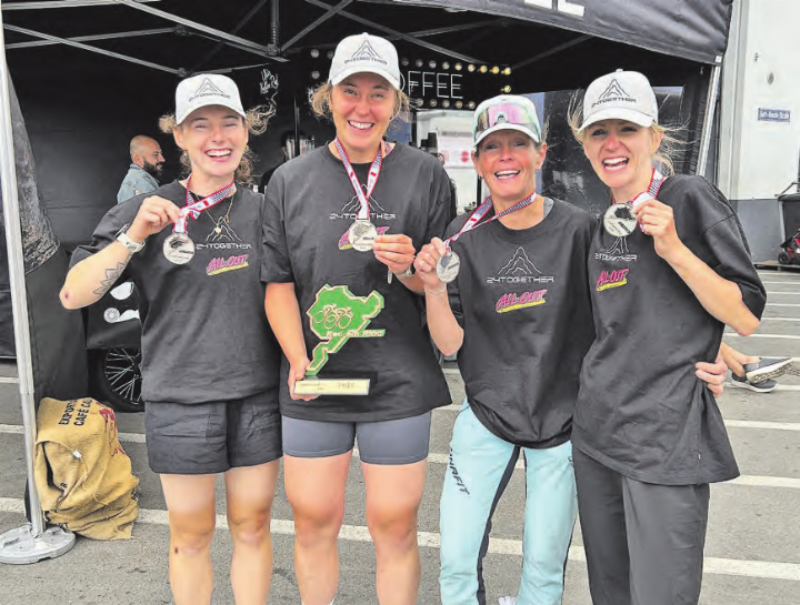Stolze Medaillengewinnerinnen: Die Mitglieder des Vereins zeigten ihr Können beim Rennen in Nürnberg. (Bilder: zVg.)