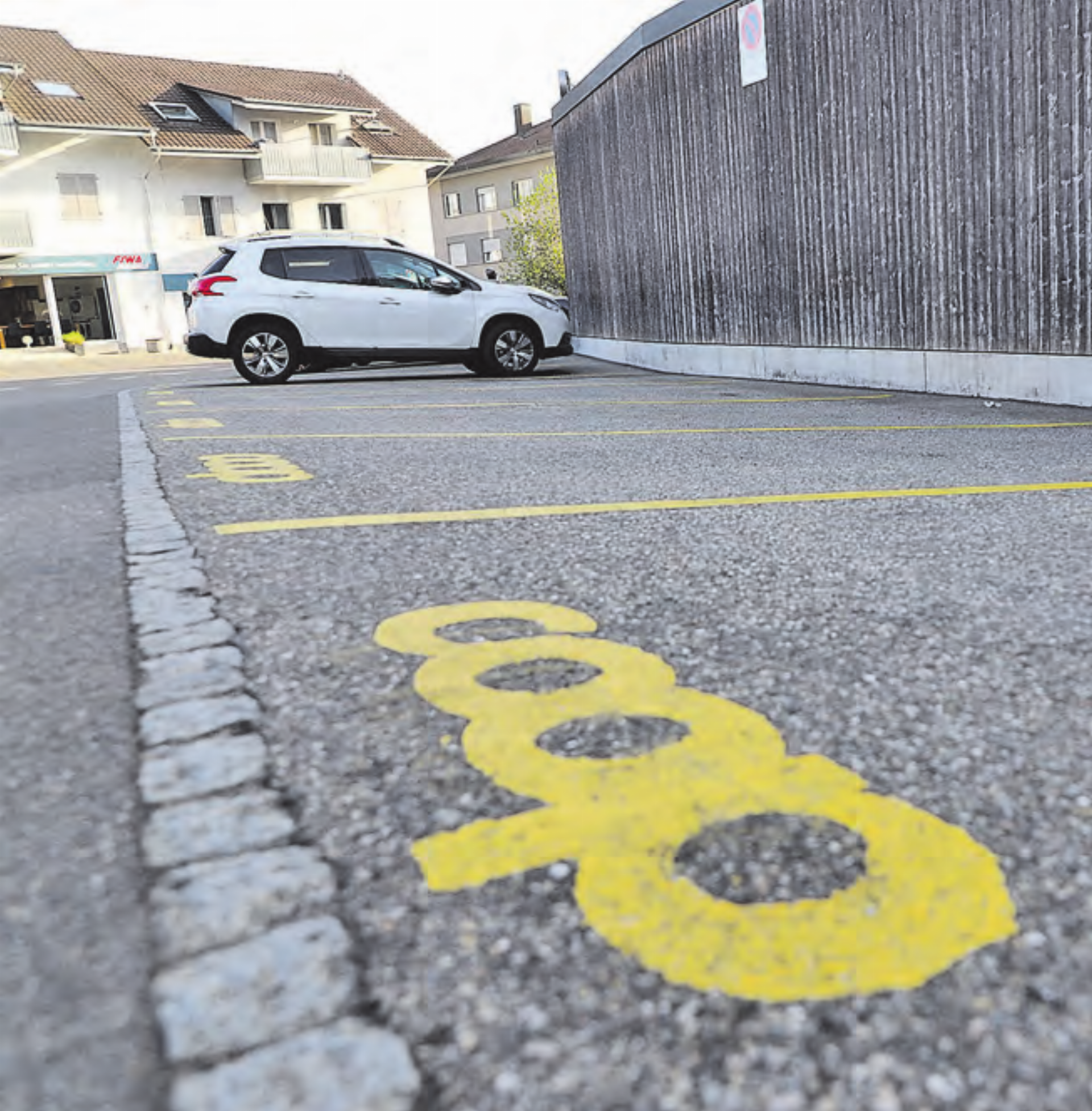 Achtung bei Coop-Parkplätzen: Ab Freitag muss die Ankunftszeit auch für die Gratis-Parkzeit am Automaten eingetippt werden. (Bild: Remo Conoci) - Das Bild wird blockiert. – Möglicherweise durch einen aktiven Adblocker.