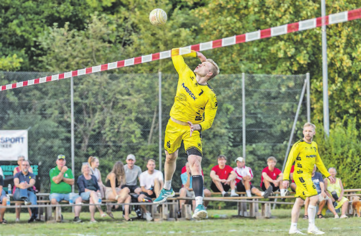Angreifer Patrick Thomas führte Pfungstadt zum Sieg. (Bilder: Fabio Baranzini)