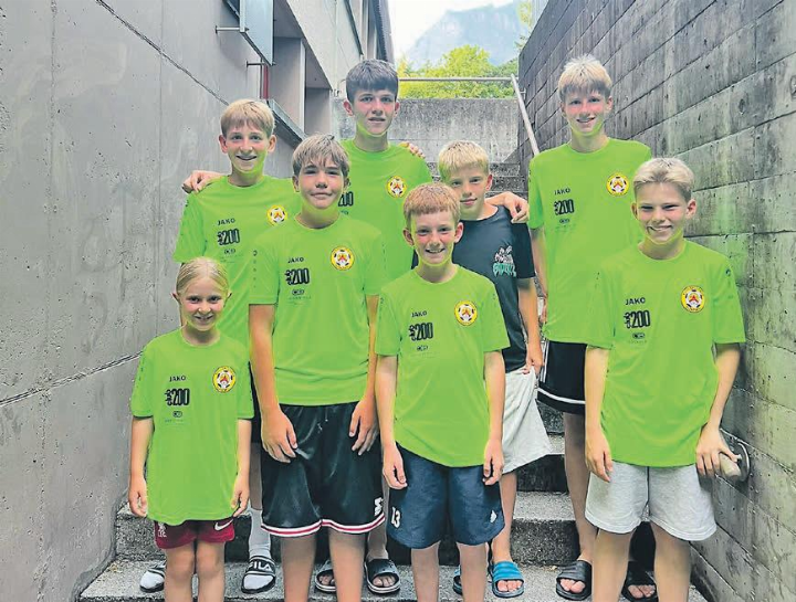Doppelt erfolgreich: Das hellgrüne Siegerteam des Lagerwettkampfs. (Bild: zVg.)