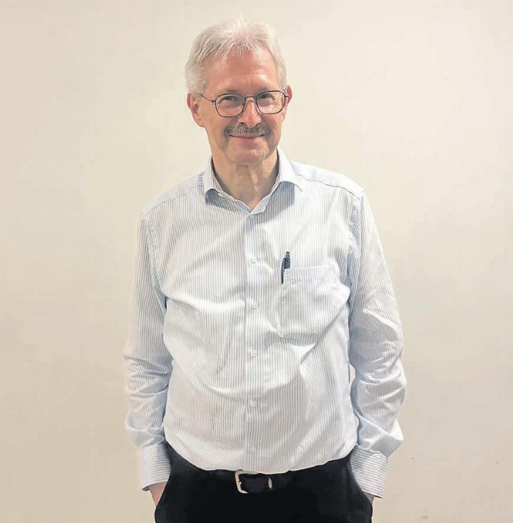 Der Sachwalter Kurt Schmid begrüsste die Anwesenden zur ausserordentlichen Kirchgemeindeversammlung. (Bild: Dominique Rubin)