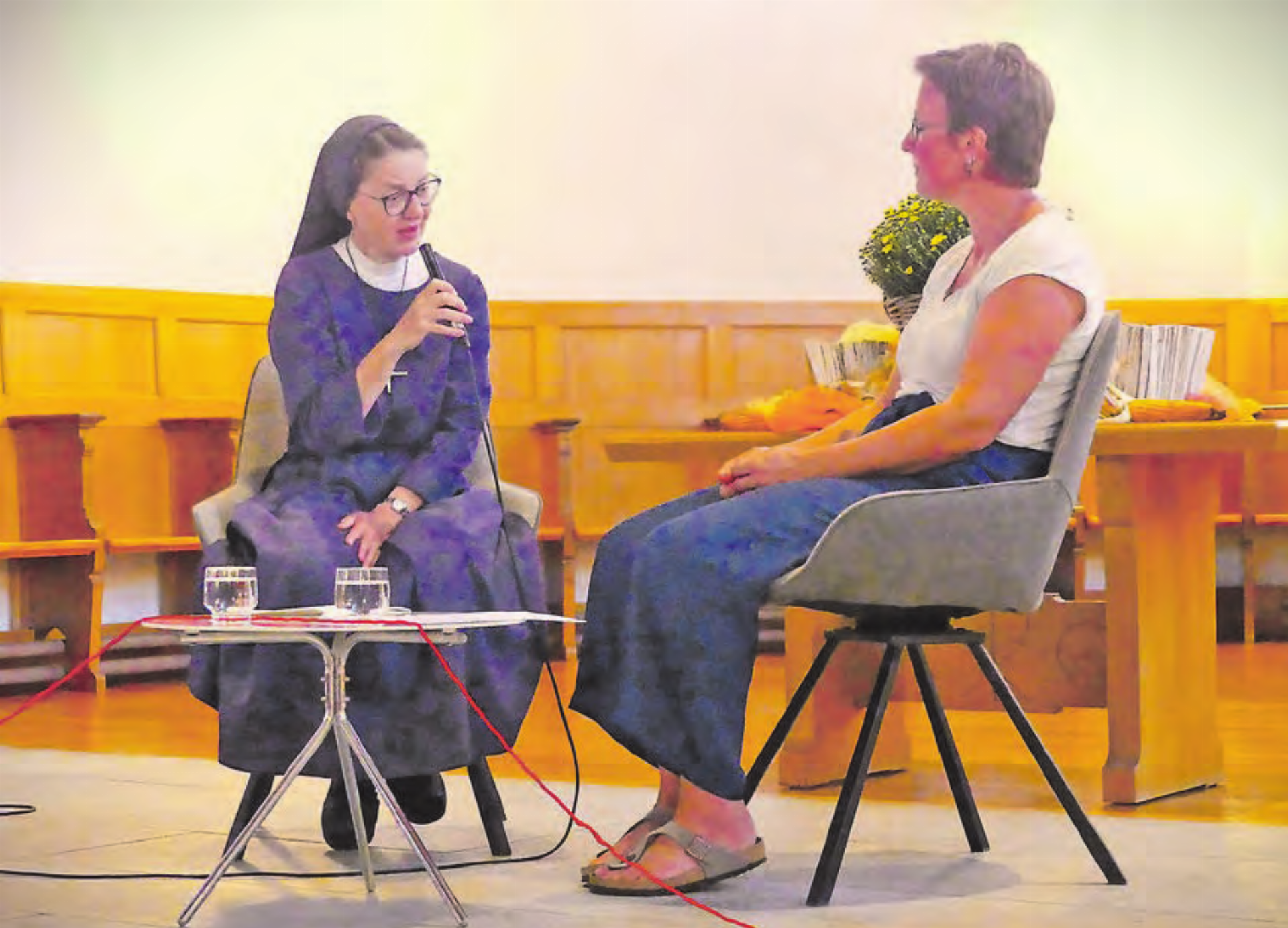 Im Gespräch: Sr. Katja Müller und Rahel Fritschi. (Bild: zVg.) - Das Bild wird blockiert. – Möglicherweise durch einen aktiven Adblocker.