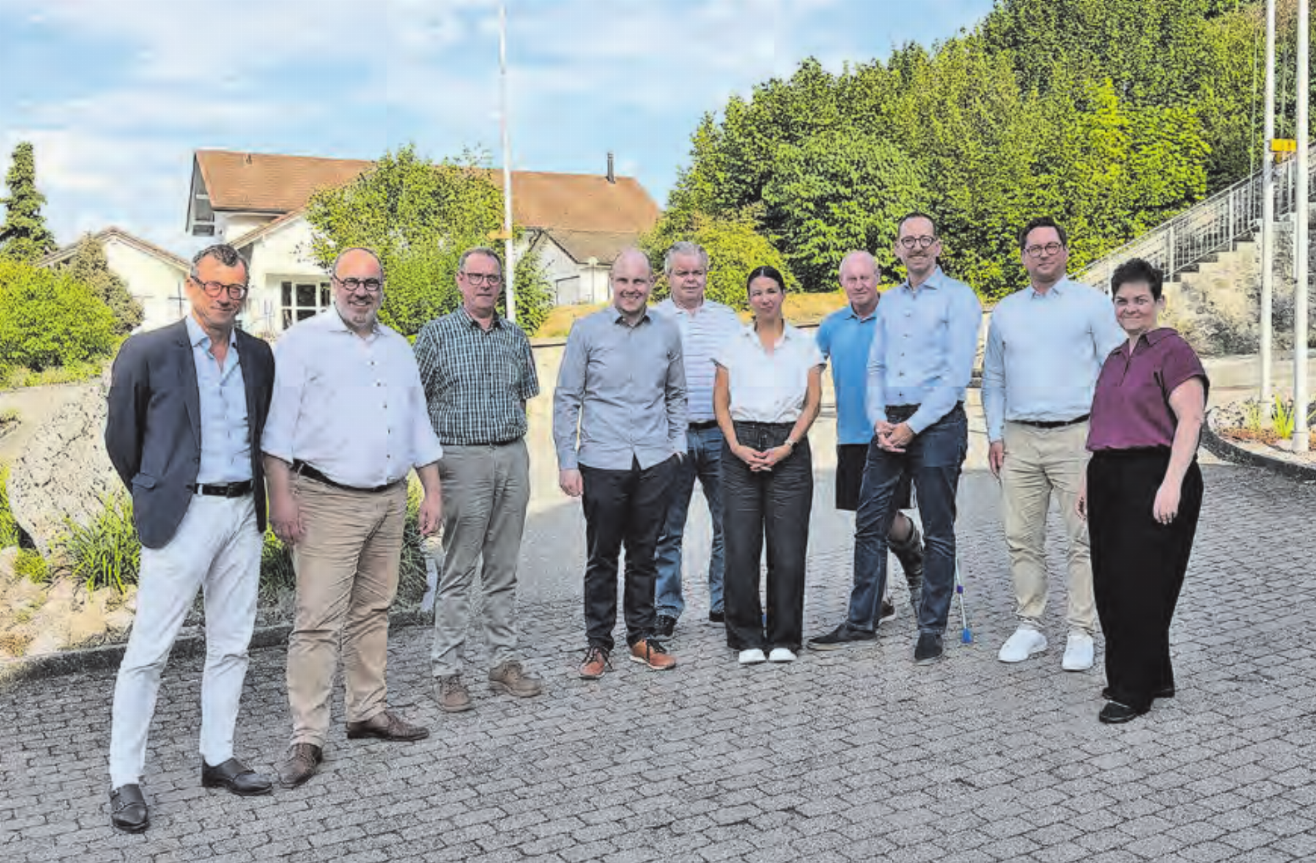 Projektsteuerung, v.l.n.r.: Martin Süess (Kanton), Patrick Deicher (BDO), Josef Willi (GA Dürrenäsch), Lukas Spirgi (GA Leutwil), Hans Rudolf Senn (GR Leutwil), Simone Bertschi (VA Dürrenäsch), Hans Schlatter (GS Leutwil), Christian Wernli (BDO), Thomas Schärer (BDO), Manuela Riner (GS Dürrenäsch). (Bild: zVg.) - Das Bild wird blockiert. – Möglicherweise durch einen aktiven Adblocker.