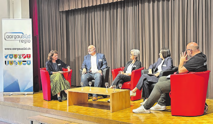 Diskutierten über die Freiwilligenarbeit: Karin Faes, Urs Plüss, Esther Egger, Andrea Blättler, Jörg Sennrich (v.l.). (Bilder: Helen Dietsche)