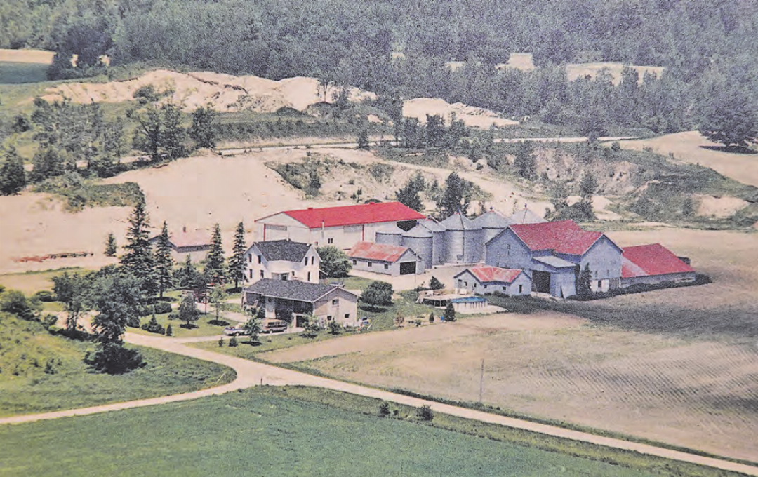 2002, Balla Hi Farm der Familie Lorenz und Ursula Haller nahe Listowel in Südontario in Kanada. 2002, Balla Hi Farm der Familie Lorenz und Ursula Haller nahe Listowel in Südontario in Kanada.