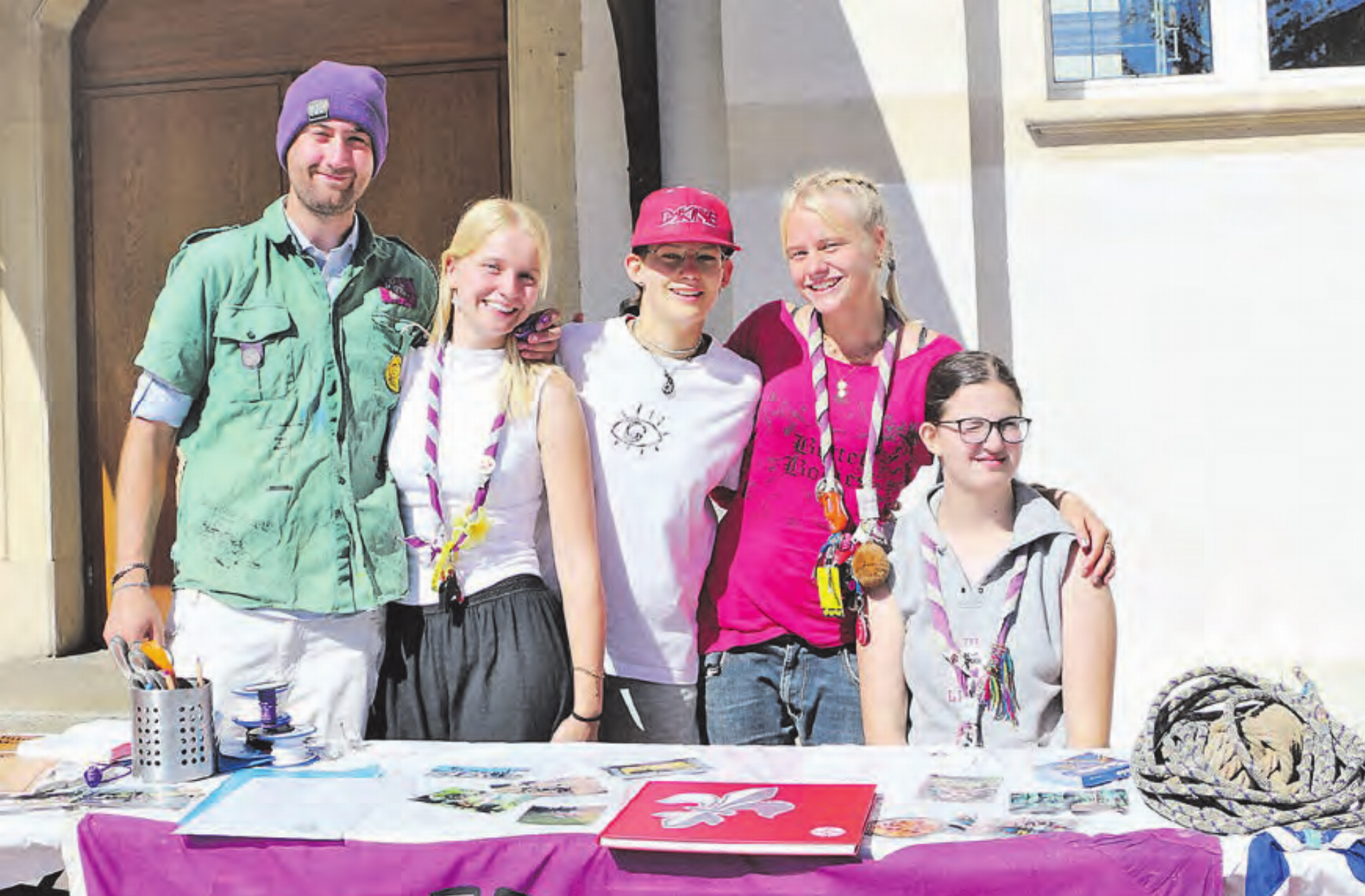 Beim Stand der Pfadi Rymenzburg Wyna konnten die Kinder für ihre Eltern einen Brief in Morseschrift schreiben. - Das Bild wird blockiert. – Möglicherweise durch einen aktiven Adblocker.