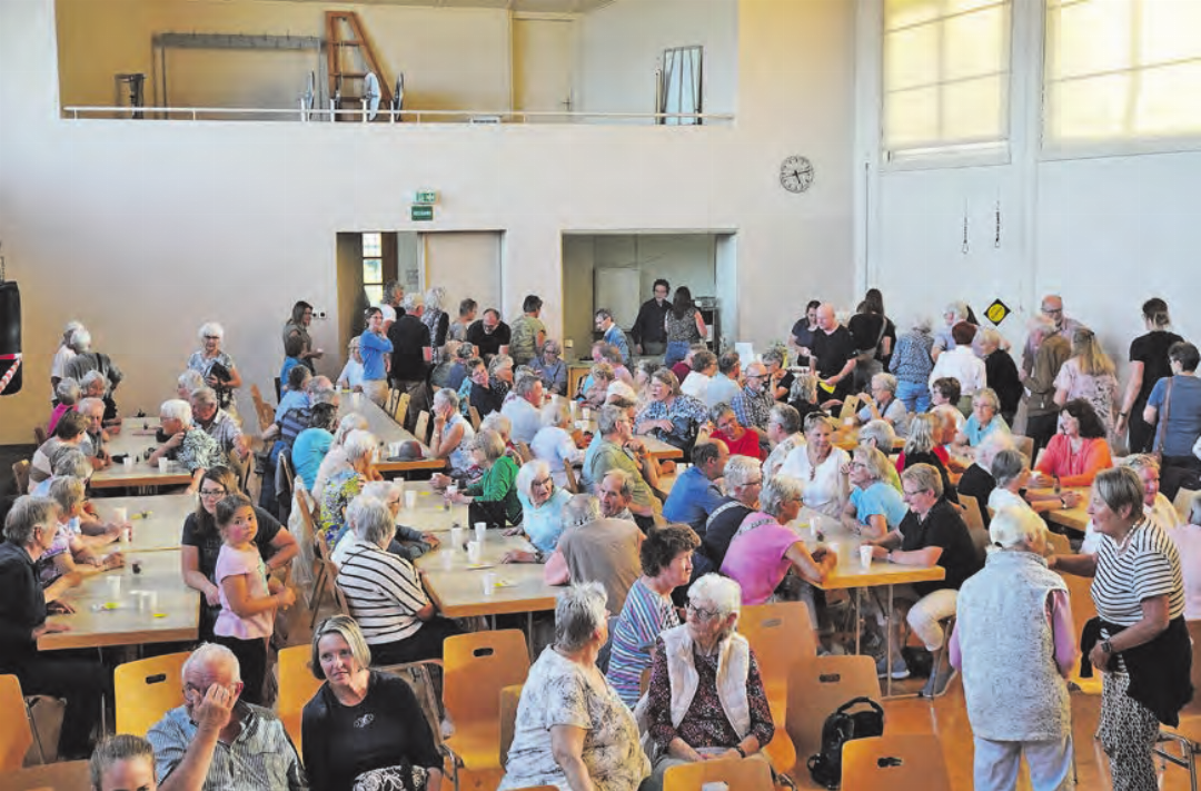 Grosses Interesse: Rund 150 Personen fanden den Weg in den Gemeindesaal Burg, um den Ausführungen zu lauschen. Grosses Interesse: Rund 150 Personen fanden den Weg in den Gemeindesaal Burg, um den Ausführungen zu lauschen.