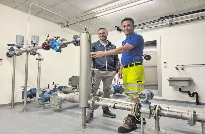 Im Reservoir Buttenberg: Marco Jurt von der Wasserversorgung Rickenbach-Dorf und Gemeinderat Andreas Wermelinger. (Bilder: zVg.)