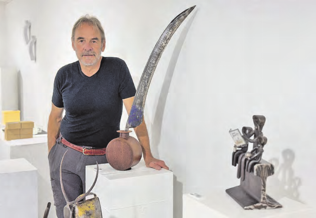 Reto Baumann organisiert die Ausstellung Art Feldmatte und stellt selbst auch aus. Reto Baumann organisiert die Ausstellung Art Feldmatte und stellt selbst auch aus.