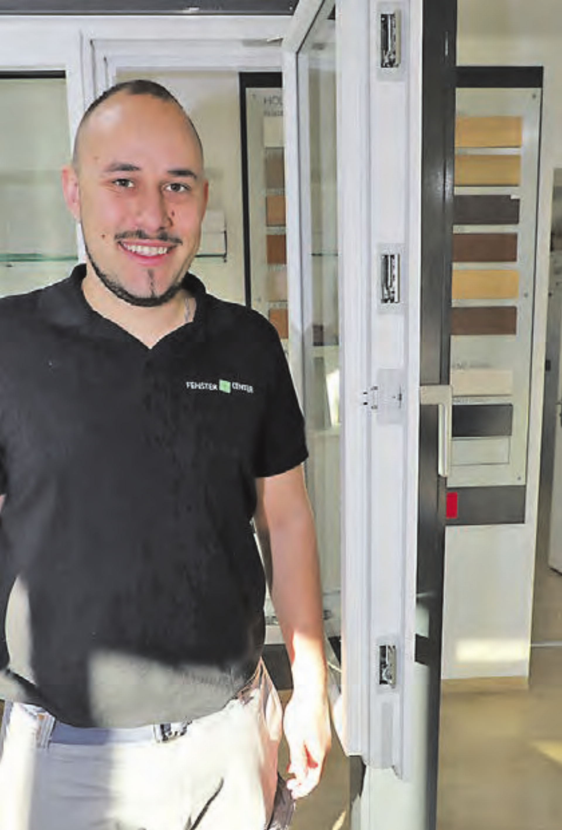 Nico Hunziker zeigt das Sicherheitssystem «I-tec Secure» - Das Bild wird blockiert. – Möglicherweise durch einen aktiven Adblocker.