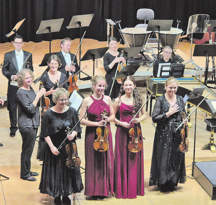 Die vier Violinistinnen Simone Roggen, Agata Lazarczyk, Felizia Bättig und Cosima Weidmann verzauberten die Zuhörerschaft. Die vier Violinistinnen Simone Roggen, Agata Lazarczyk, Felizia Bättig und Cosima Weidmann verzauberten die Zuhörerschaft.