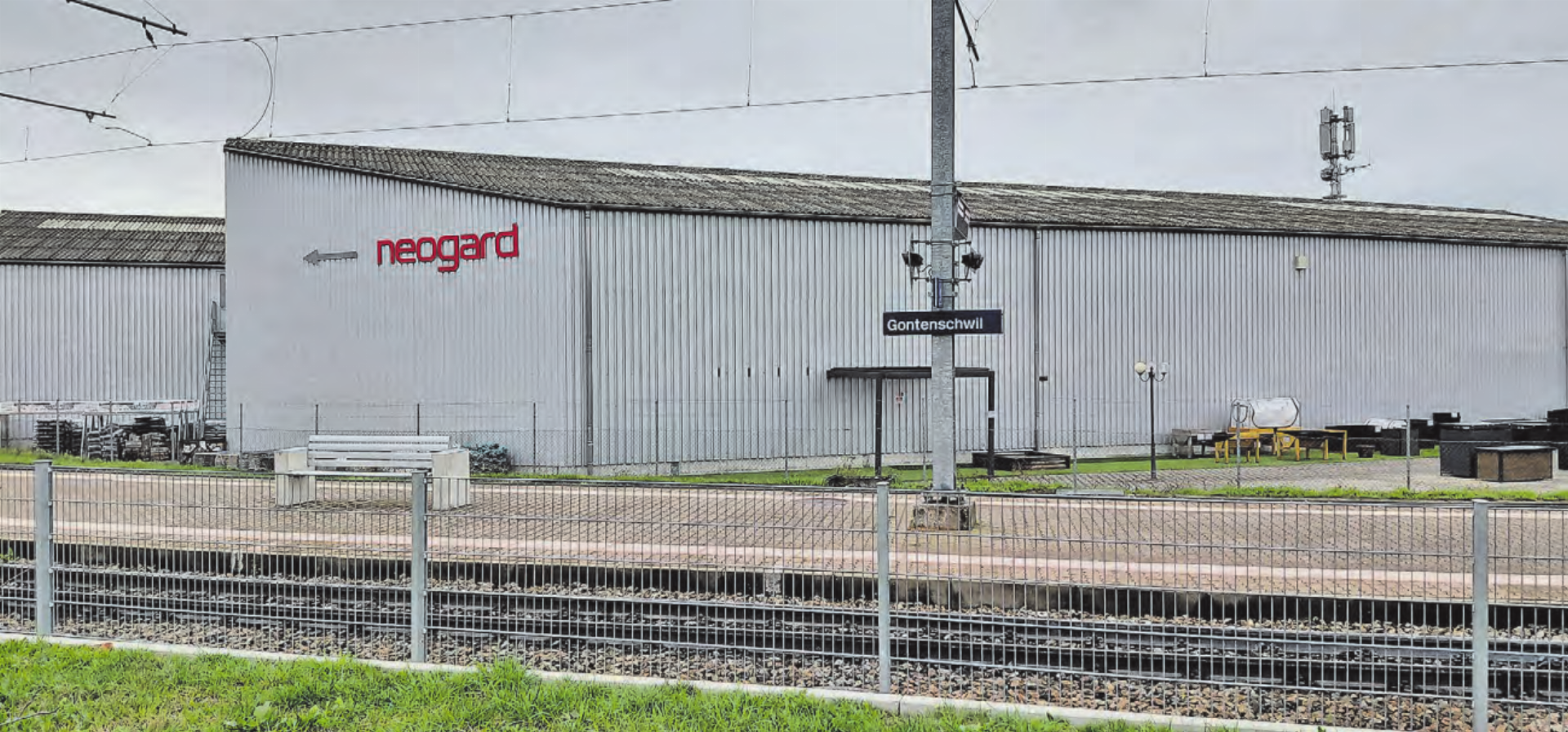Die Neogard AG in unmittelbarer Nähe des Bahnhofs Gontenschwil schliesst voraussichtlich per Frühjahr 2027. (Bilder: Roland Marti) - Das Bild wird blockiert. – Möglicherweise durch einen aktiven Adblocker.