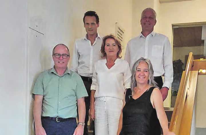 Das Projektteam leistete wertvolle Vorarbeit im Hinblick auf eine spätere Umsetzung: (v.l.) Jules Giger, Peter Walz, Renate Gautschy, Jürg Neuenschwander und Jacqueline Widmer. Es fehlt: Thomas Pierrehumbert. (Archivbild: Roland Marti)